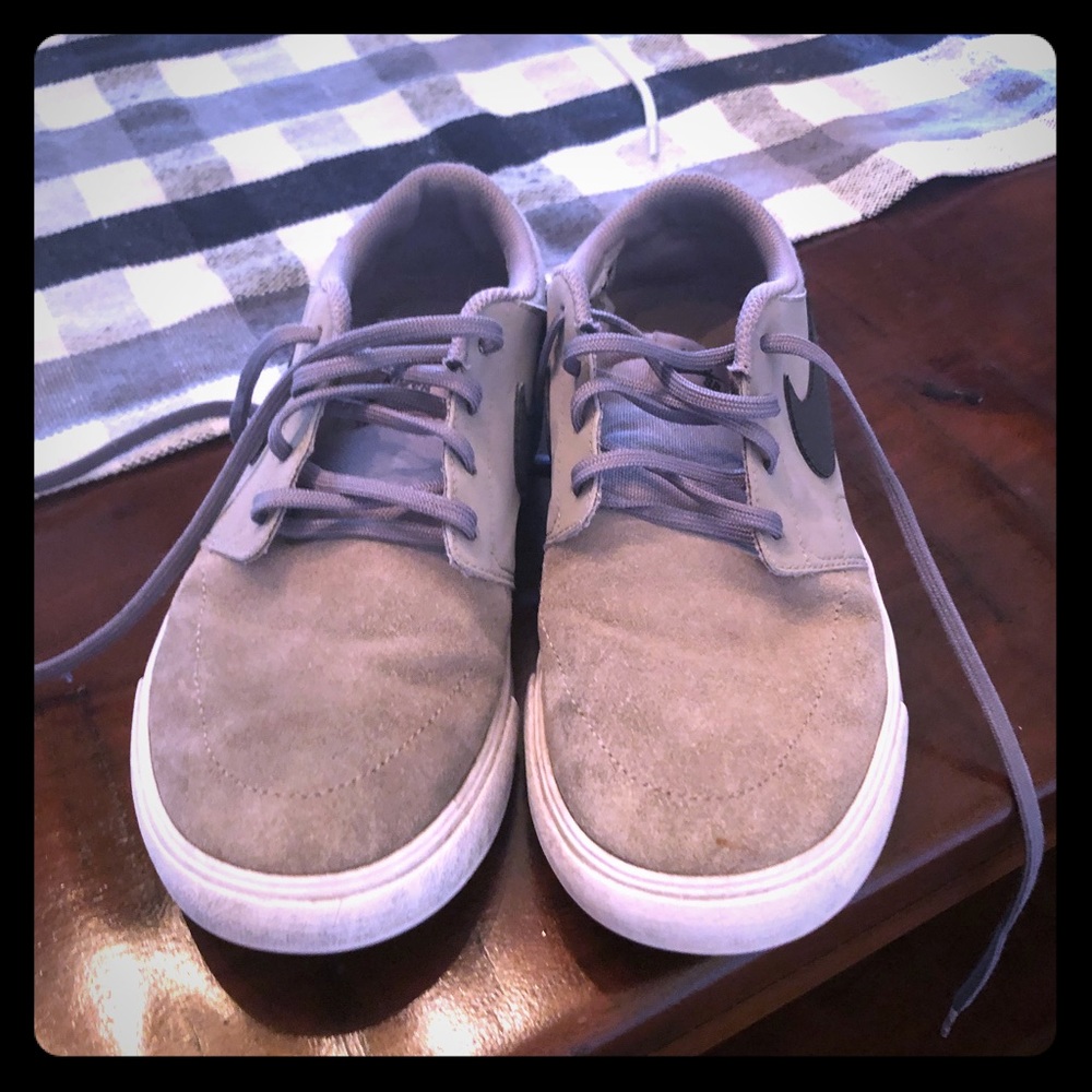 Boys Nike sb